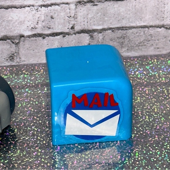 CoComelon Build A Car CODY MAIL TRUCK Toy 4 Piece Building Set - Picture 12 of 15